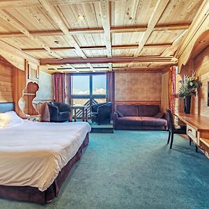Privilege Room